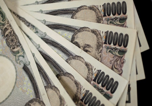 Yen bruised as Japan's rates gap widens with rest of the world