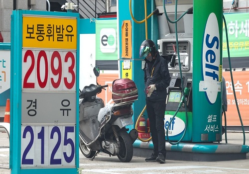 South Korea to expand fuel tax cuts amid soaring energy costs