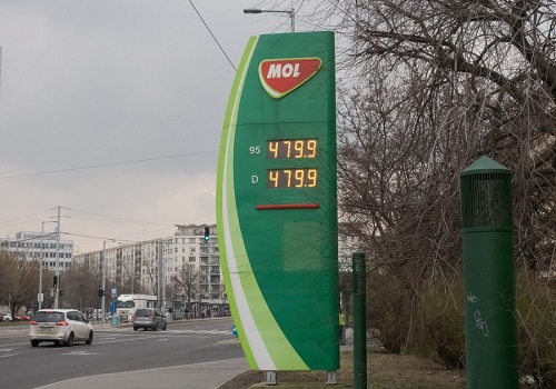 Hungary extends price caps on food, fuel till October 