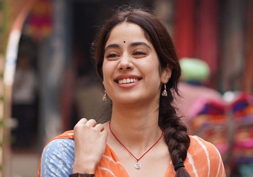 Janhvi Kapoor undergoes dialect training for `Good Luck Jerry`