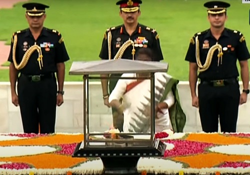 President-elect Droupadi Murmu pays tribute to Mahatma Gandhi