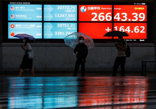 Stocks shrug off Wall St rally as focus shifts to China worries