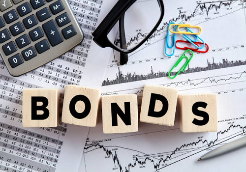 India`s LIC Housing Finance accepts bids on bond issue  dealers