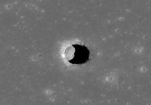 NASA`s LRO finds lunar pits with temperatures suitable for humans