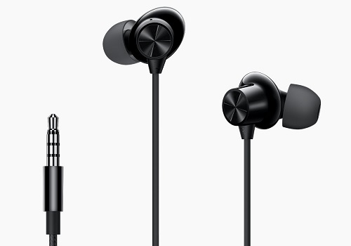 Nord wired earphones in India with easy audio controls, magnetic clip