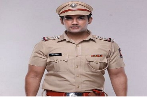 Aakash Talwar says playing a cop on-screen makes him proud