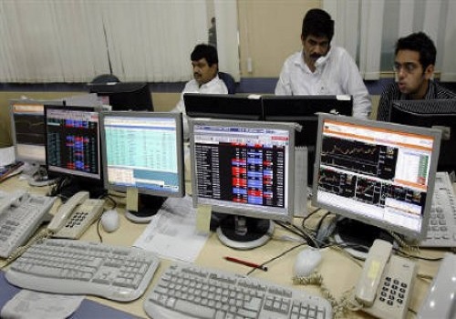 Benchmarks end lower on Thursday; Nifty gives up 17,550 mark