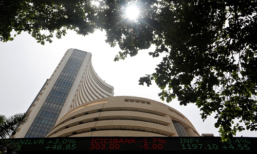 Indian shares up for a second straight session as bank stocks rise