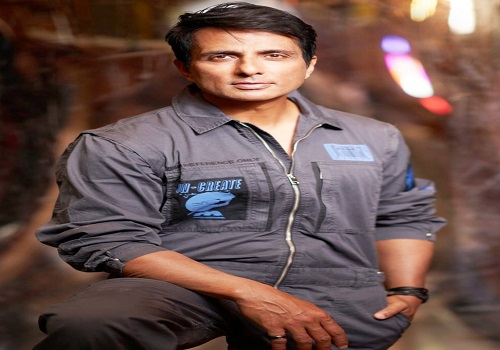 On Karwa Chauth day, Actor Sonu Sood decides to open skill centres for women