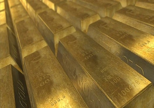Gold gains on tepid dollar, yields; traders eye further data