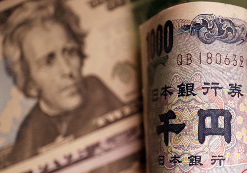 Dollar gains, yen flirts with intervention levels