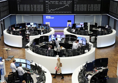 European shares rise on UK U-turn, Wall Street set to open higher