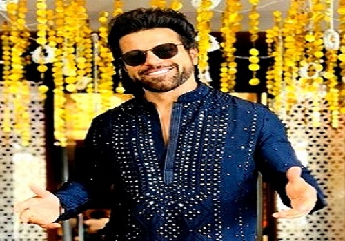 Eco-friendly Diwali with parents and friends for Rithvik Dhanjani