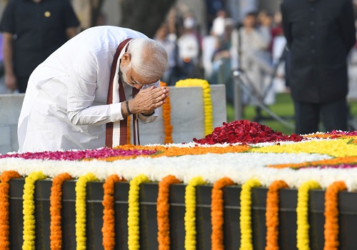 PM Narendra Modi pays tributes to Mahatma Gandhi, urges all to buy khadi