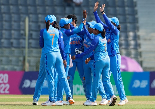 Spinners, Renuka, Smriti help India clinch seventh Women's Asia Cup title, outplay Sri Lanka by eight wickets 