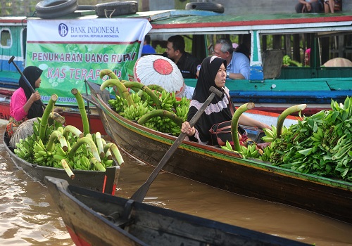Indonesia's inflation eases to 5.71% in October
