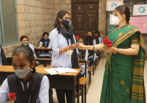 School Gril Marawadi X X X - Women to get 50% representation in Uttar Pradesh school committees