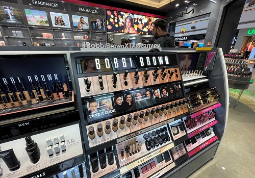 India`s Tata to open 20 `beauty tech` outlets, in talks with foreign brands