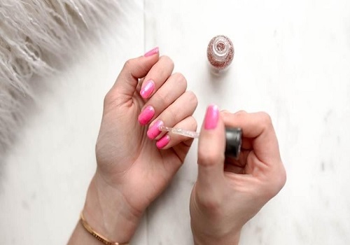 12 ways to take care of your nails this winter