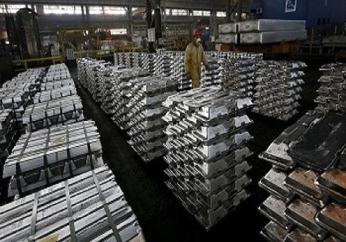 Aluminium futures rise on fresh bets