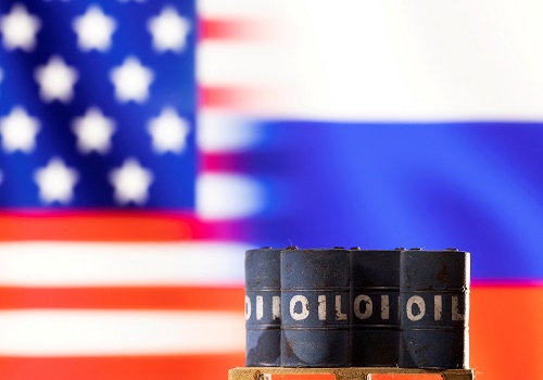 Analysis-G7 Russian oil price cap evolves from revenue squeeze to market anchor