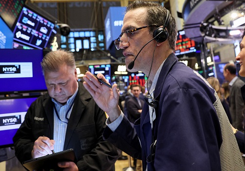 World shares extend rout, oil prices drop on recession worries