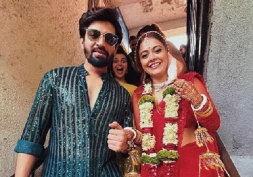Vishal posts pic with Devoleena leaving fans guessing if they got married