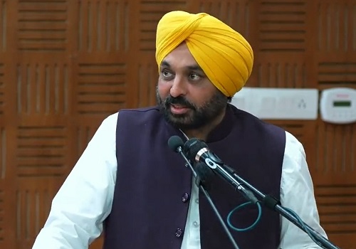 Punjab Chief Minister tries to woo corporate honchos in Mumbai