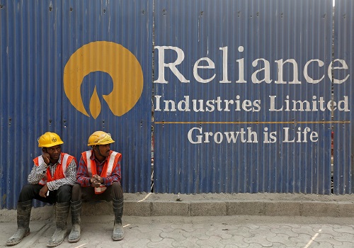 India`s Reliance stops local petcoke sales, boosts imports -sources