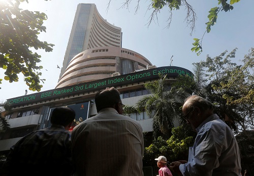 Financials, IT firms drag Indian shares lower ahead of budget