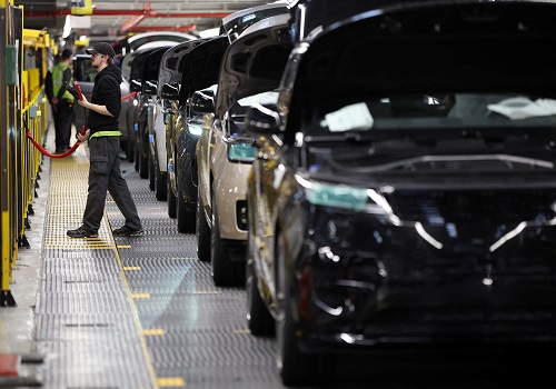 Jaguar Land Rover sees Q3 free cash flow above $485 million