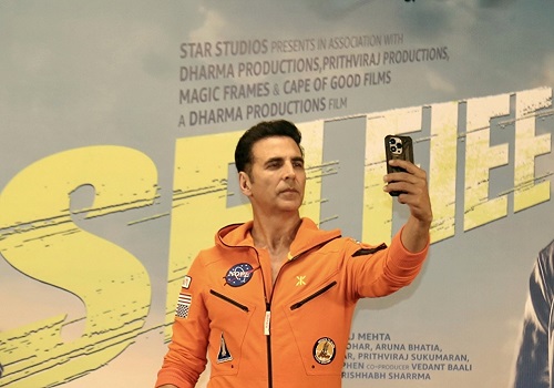 (IANS Review) 'Selfiee': Not worth the effort to visit the cinema (IANS Rating: **1/2)