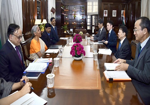Finance Minister meets Asian Development Bank President, lauds support to India