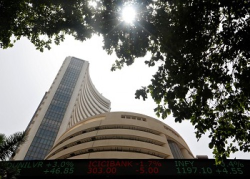 Indian shares set to rise on moderately hawkish Fed mins