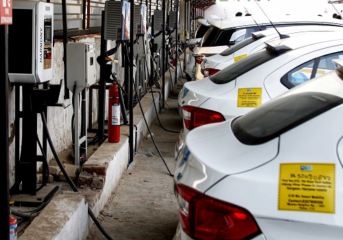 Electric vehicle charging revenue likely to exceed $300 bn globally by 2027