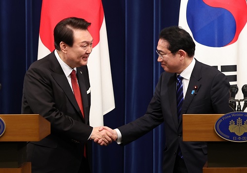 South Korea informs Japan of decision to fully restore bilateral military info-sharing deal