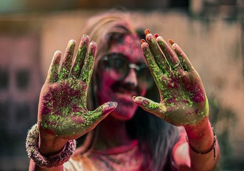 Protect your hair and skin this Holi