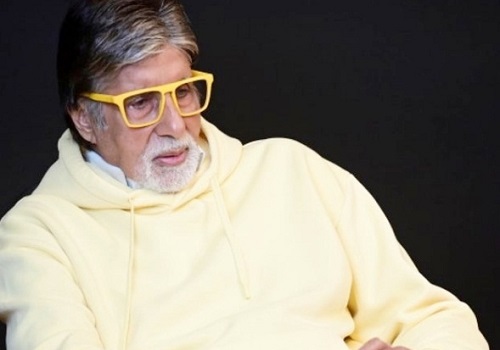 Amitabh Bachchan suffers a muscle tear during film shoot in Hyderabad