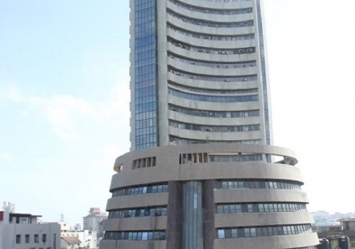 Indian shares set to open lower as banking concerns linger