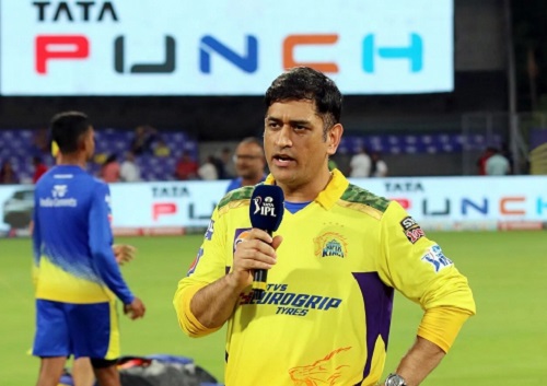 To come back after two years and win the IPL like Dhoni did is amazing: Sunil Gavaskar