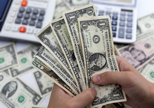 Dollar, yen buoyed as US banking sector fears put safe-havens back in vogue