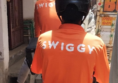 Swiggy partners apna to create 10K jobs for Instamart this year
