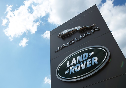 Jaguar Land Rover posts Q4 free cash flow about $1 billion