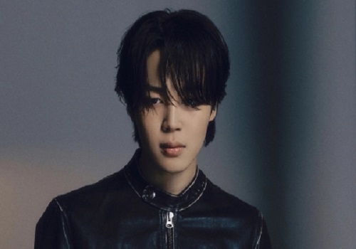 Jimin's `Like Crazy` tops singles chart, becoming his first No. 1 outside BTS