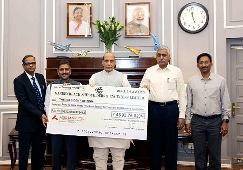 GRSE Pays an Interim Dividend of Rs. 63 Crores for FY 2022-23: Hands Over Dividend Cheque to the Government of India