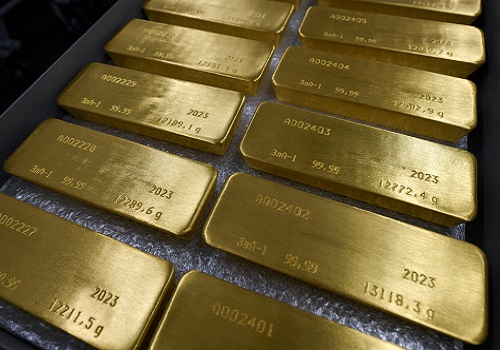 Gold inches higher on US debt ceiling talks, banking sector uncertainty
