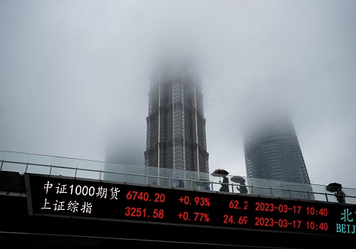 Asian stocks sink on debt ceiling jitters
