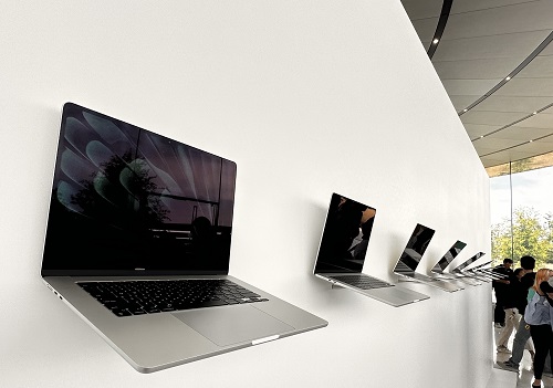 15-inch Apple MacBook Air redefines laptop era with super productivity, creativity