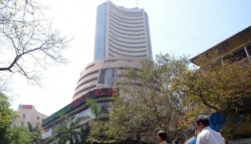 Indian shares inch towards record highs ahead of Powell's testimony