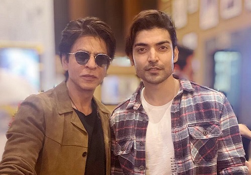 Gurmeet Choudhary says he drives around SRK's 'Mannat' whenever he feels low and needs motivation